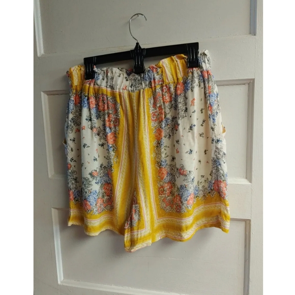 Multi-printed floral linen shorts - Picture 3 of 3